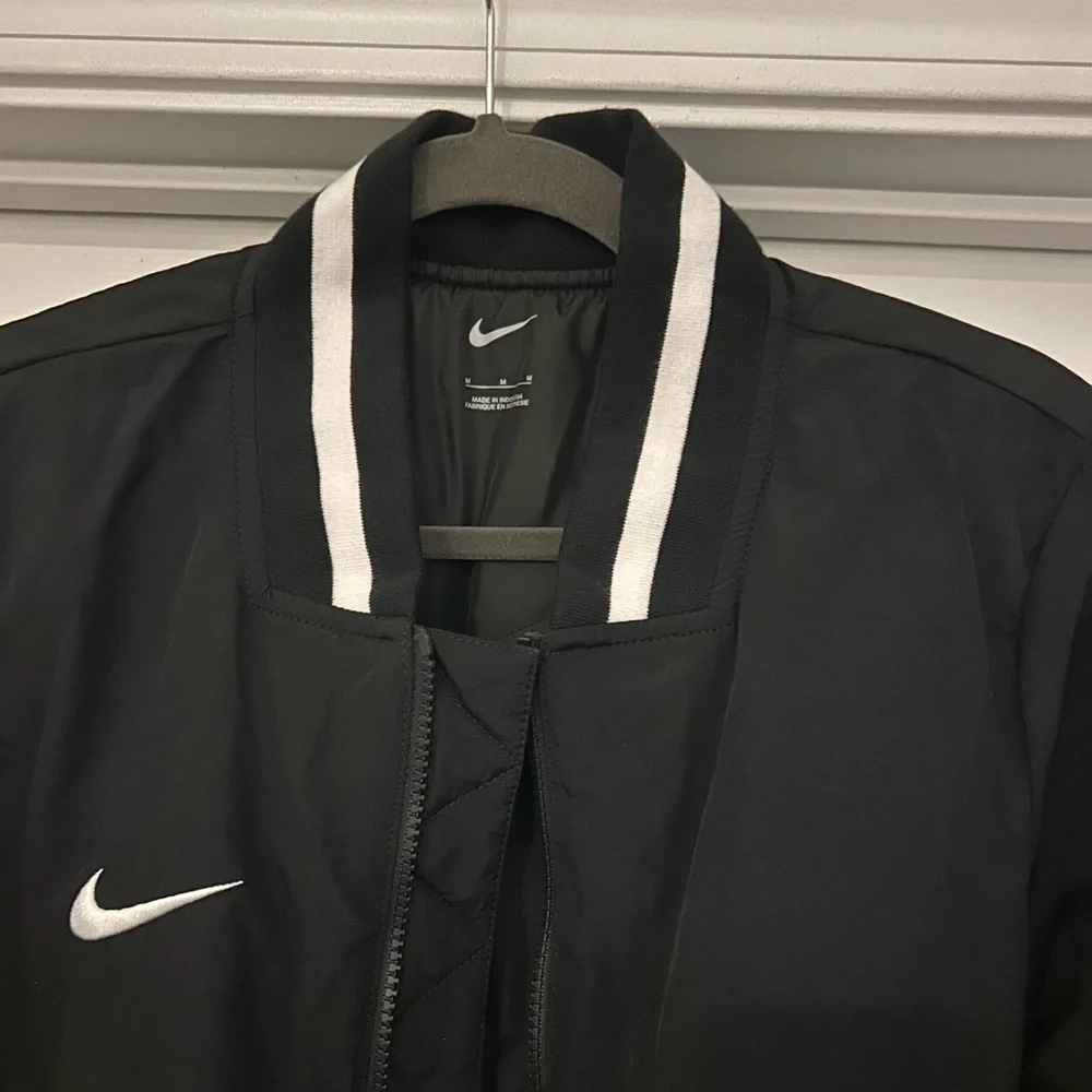 Nike Women's Jacket Medium‎ Long Dugout Bench Black Zip DC9103-010 Softball NWT
